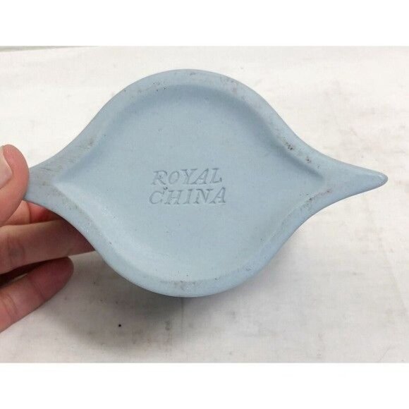 Toyo Royal China Blue Bisque Ceramic Vase With 3D White Iris Design - Picture 5 of 5